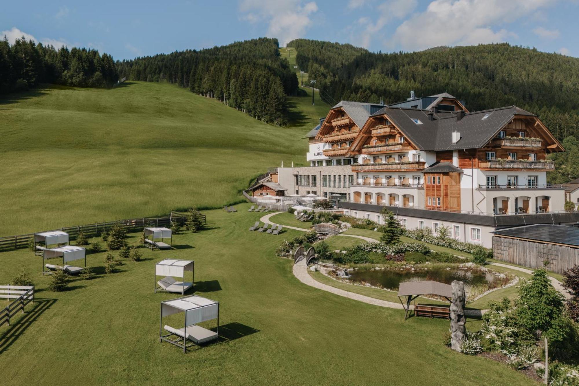 Almgut - Mountain Wellness Hotel Sankt Margarethen im Lungau Dış mekan fotoğraf